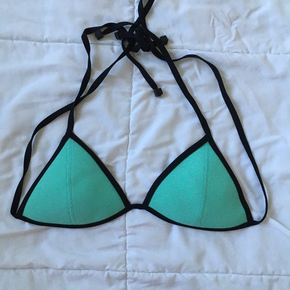 ❗️SOLD❗️Trinagl Bikini Top in Miami Mint